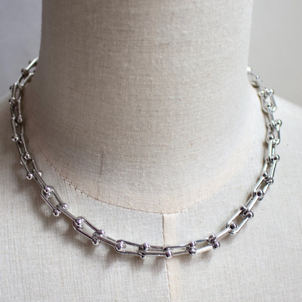 Hardware Graduated Link Stainless Steel Necklace
Waterproof - Picture 9 of 10